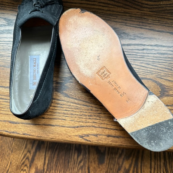 BRUNO MAGLI Sz 9.5 Medium. Black suede brogues with tassels. Made in Italy - Picture 2 of 3